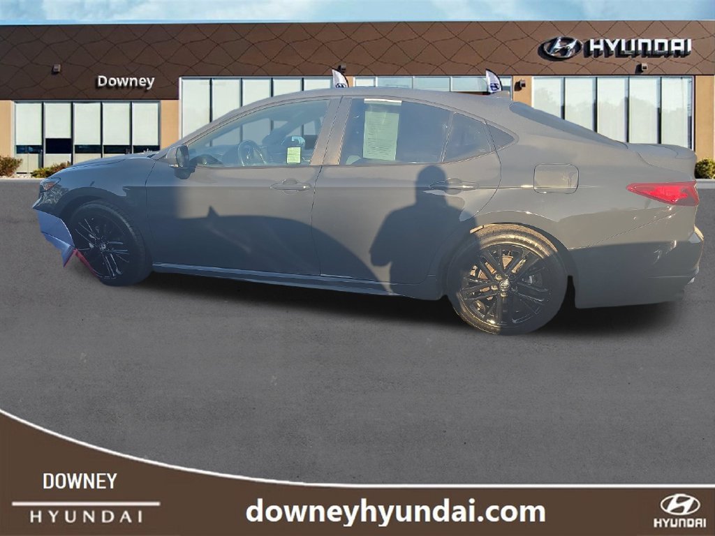 Used 2025 Toyota Camry SE w/ Convenience Package FWD image 2