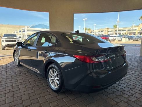 Used 2025 Toyota Camry LE image 3