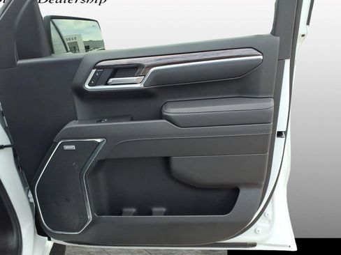 Used 2025 Chevrolet Silverado 1500 LTZ AWD/4WD image 12
