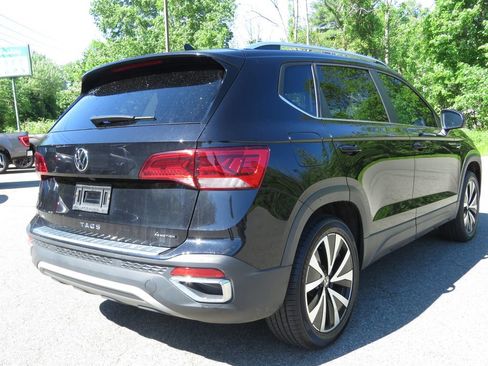 Used 2023 Volkswagen Taos SE AWD/4WD image 5