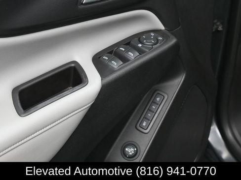 Used 2018 Chevrolet Equinox Premier FWD image 16
