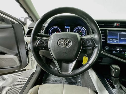 Used 2019 Toyota Camry SE FWD image 13