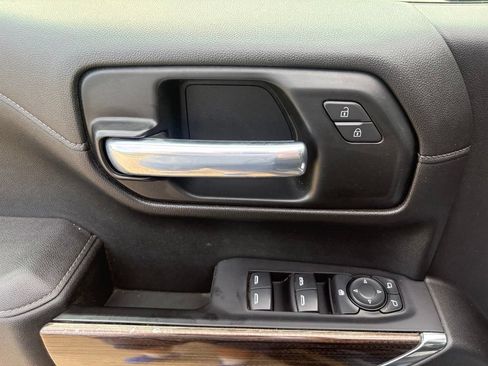 Used 2021 Chevrolet Silverado 1500 LT w/ Convenience Package II AWD/4WD image 14