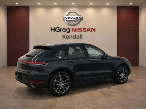 Used 2023 Porsche Macan image 4