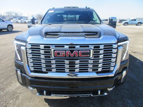 New 2026 GMC Sierra 3500 Denali w/ Denali Reserve Package AWD/4WD image 11