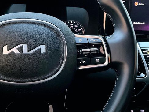 Used 2022 Kia Sorento SX image 19
