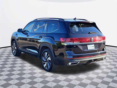 Used 2025 Volkswagen Atlas SE image 4