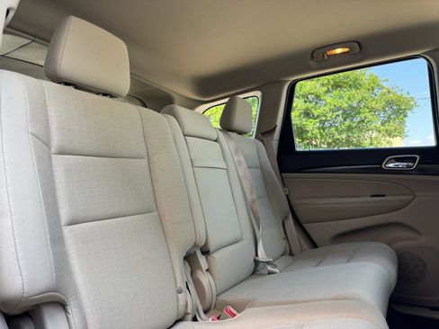 Used 2015 Jeep Grand Cherokee Laredo w/ Quick Order Package 23E RWD image 28