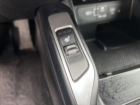 Used 2024 Kia Sorento S image 25