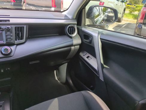 Used 2018 Toyota RAV4 LE FWD image 16