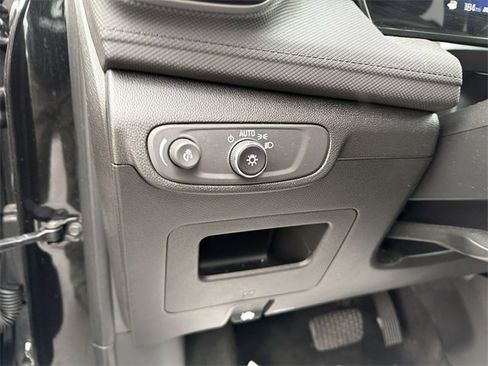 Used 2025 Chevrolet TrailBlazer LT image 16