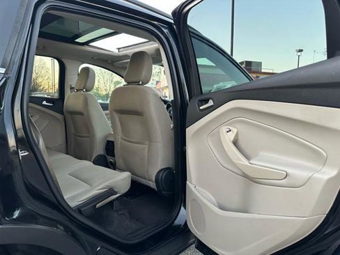 Used 2018 Ford Escape SE image 17