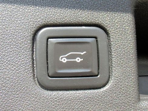 Used 2020 Chevrolet Equinox LT FWD image 11