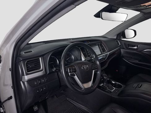 Used 2019 Toyota Highlander Limited Platinum image 9