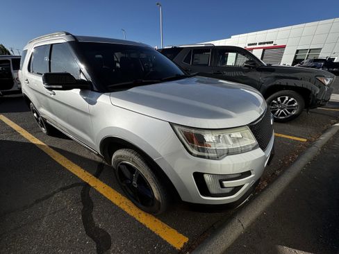 Used 2016 Ford Explorer XLT w/ Equipment Group 201A AWD/4WD image 1