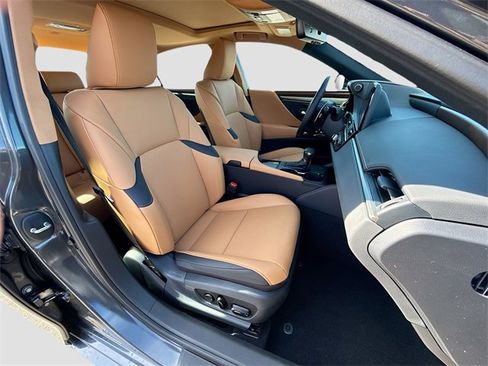 New 2025 Lexus ES 350 w/ Premium Package image 15