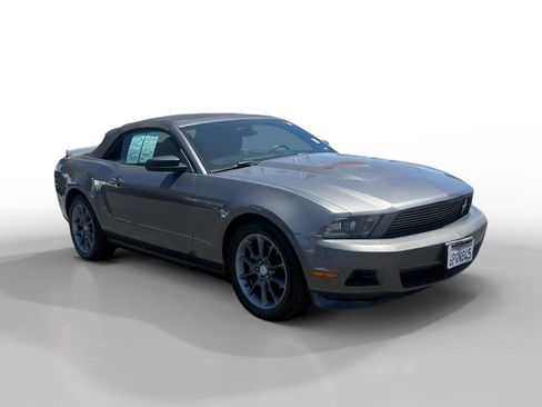 Used 2011 Ford Mustang Premium w/ 203A Rapid Spec Order Code RWD image 7