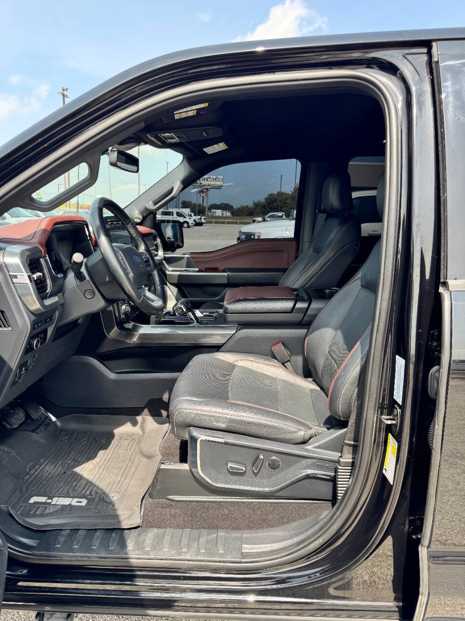 Used 2023 Ford F150 Lariat w/ Equipment Group 502A High AWD/4WD image 3