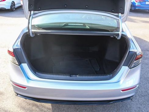 Used 2025 Honda Accord Sport image 38