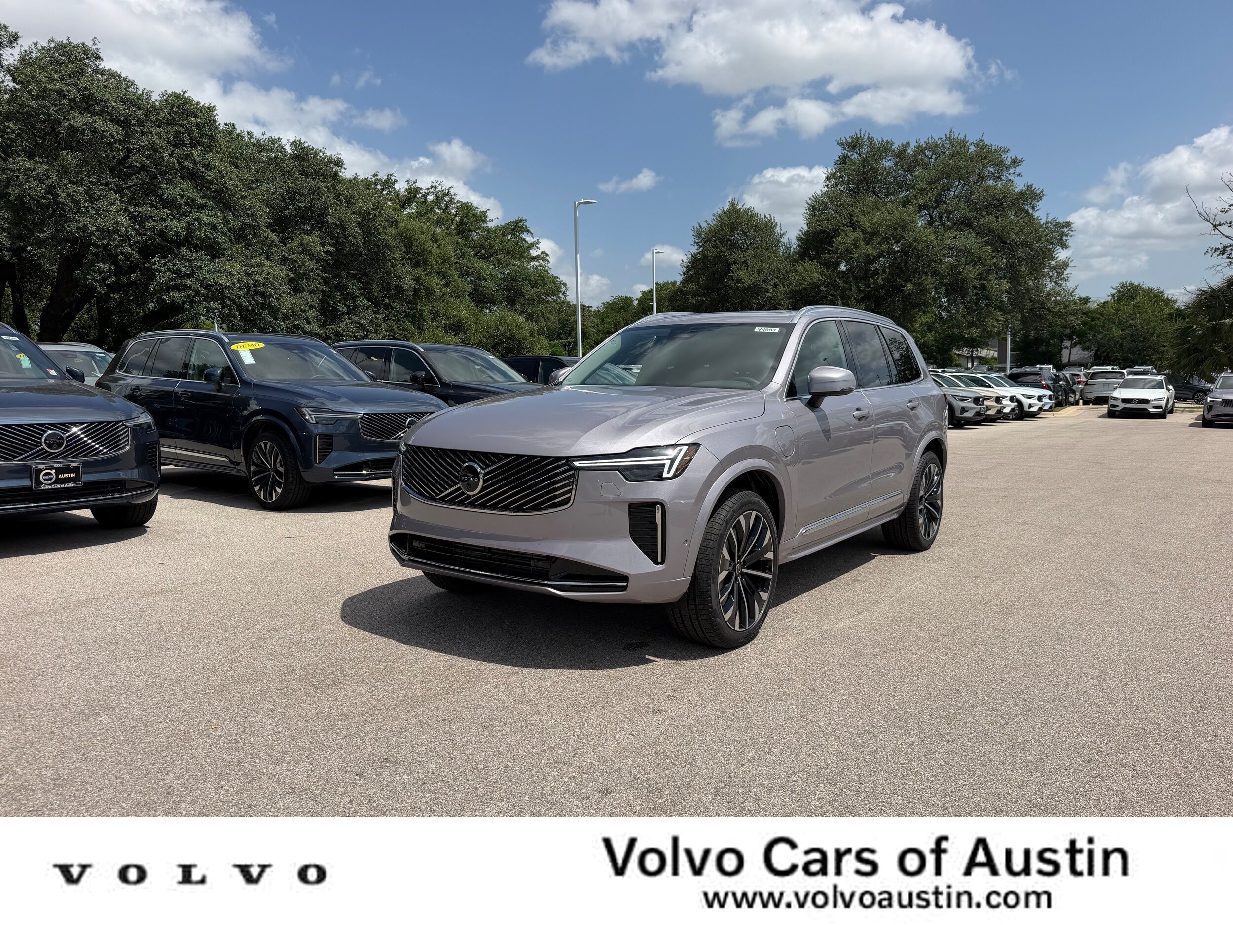 New 2026 Volvo XC90 T8 Plus AWD/4WD image 1