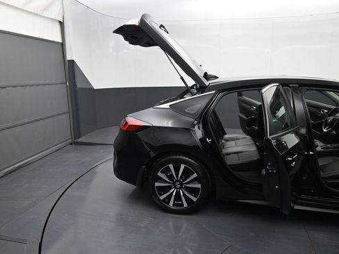 Used 2024 Honda Civic EX-L image 10
