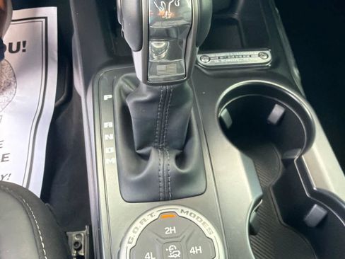 Used 2025 Ford Bronco Outer Banks AWD/4WD image 19