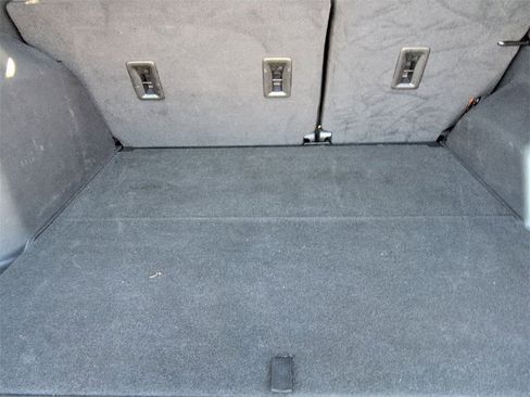 Used 2023 GMC Terrain SLE w/ Driver Convenience Package image 25