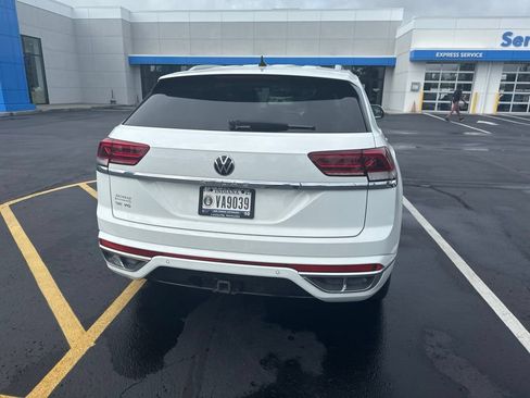 Used 2021 Volkswagen Atlas Cross Sport SE w/ V6 Towing Package FWD image 13