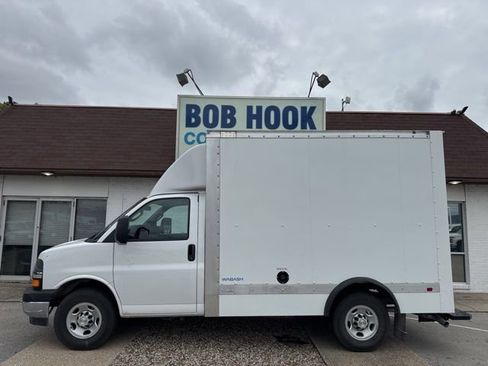 New 2025 Chevrolet Express 3500 RWD image 7