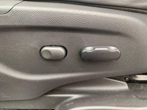 Used 2021 Chevrolet Trax LT w/ Driver Confidence Package image 12