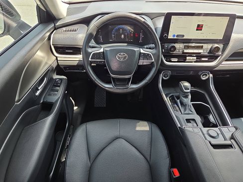 Used 2024 Toyota Grand Highlander XLE FWD image 13