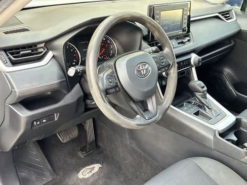 Used 2021 Toyota RAV4 LE FWD image 2