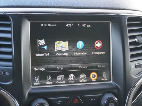 Used 2015 Jeep Grand Cherokee Limited w/ Luxury Group II image 28