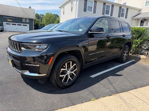 Used 2025 Jeep Grand Cherokee L Limited AWD/4WD image 1