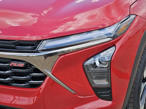 New 2026 Chevrolet Trax RS w/ Driver Confidence Package FWD image 11