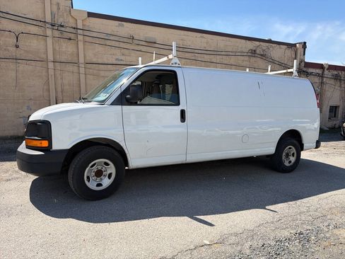 Used 2016 Chevrolet Express 2500 Extended image 5
