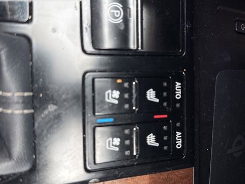 Used 2022 Lexus RX 350L FWD w/ Premium Package image 11