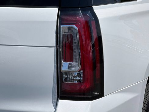 Used 2017 GMC Yukon Denali w/ Open Road Package AWD/4WD image 47