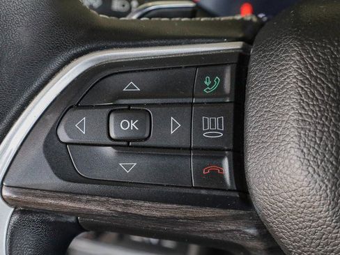 Used 2022 Jeep Grand Cherokee Limited image 26