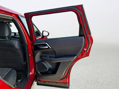Used 2024 Mitsubishi Outlander SE FWD image 29
