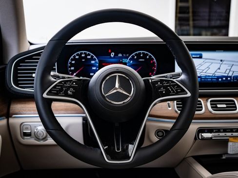 New 2026 Mercedes-Benz GLS 450 4MATIC image 44