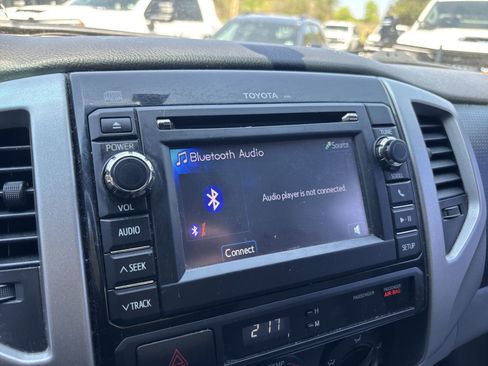 Used 2013 Toyota Tacoma 4x4 Access Cab V6 w/ SR5 Pkg image 19