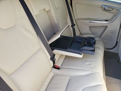 Used 2013 Volvo XC60 3.2 FWD image 39