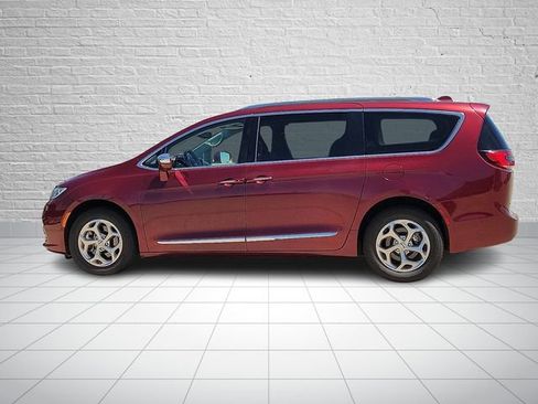 Used 2021 Chrysler Pacifica Limited w/ Premium & Safety Sphere Group AWD/4WD image 2