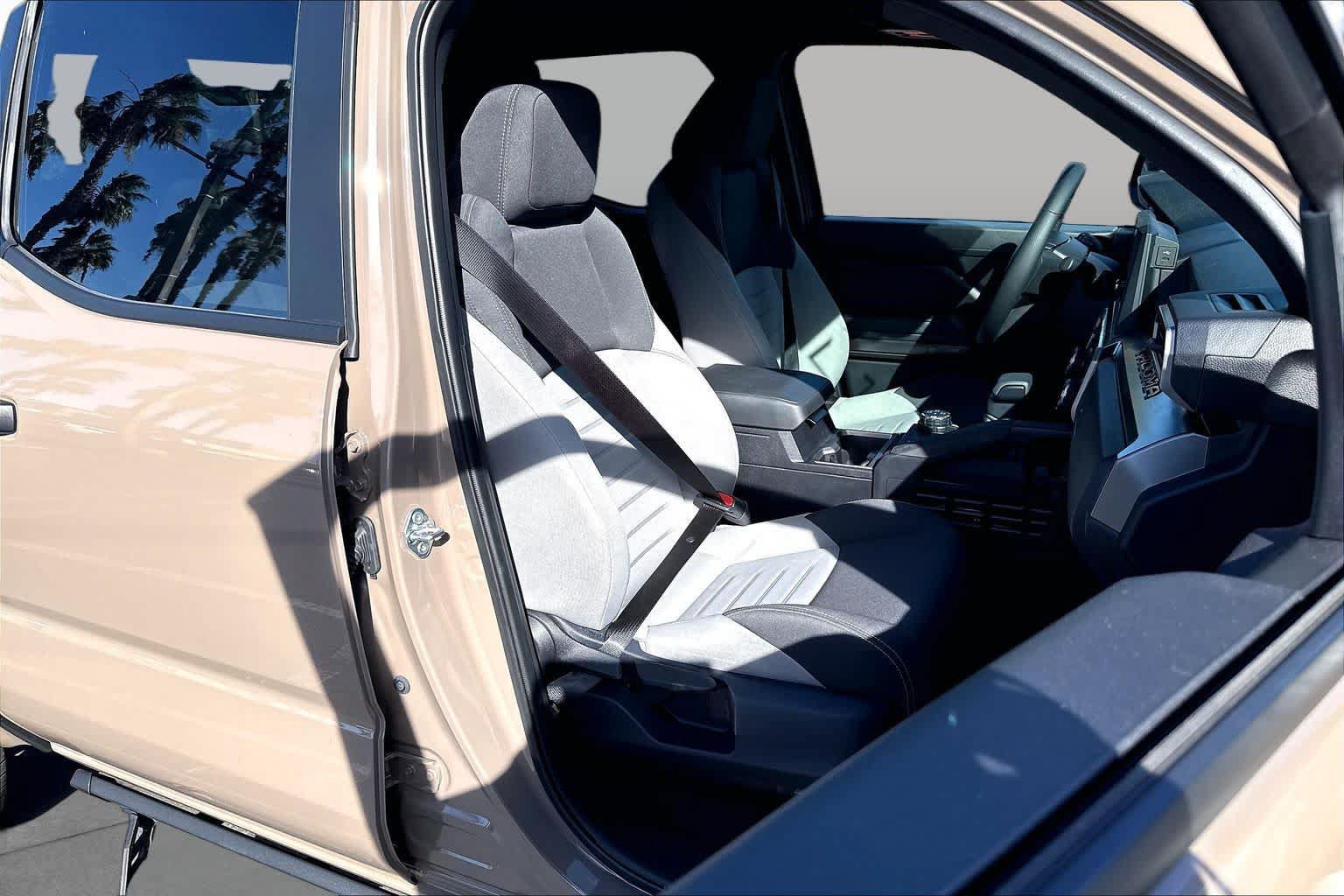 Certified 2026 Toyota Tacoma TRD Off-Road AWD/4WD image 8