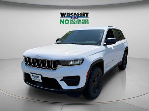 Used 2023 Jeep Grand Cherokee Laredo AWD/4WD image 14