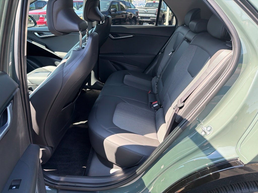 Used 2024 Kia Niro Wind FWD image 11