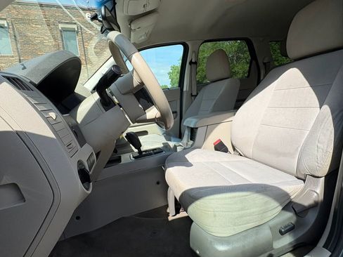 Used 2011 Ford Escape XLT w/ Class II Trailer Tow Pkg AWD/4WD image 20