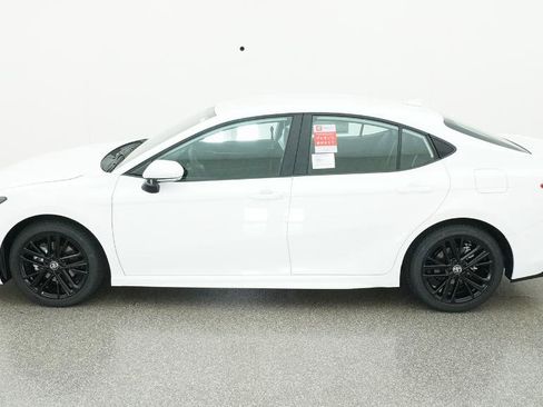 New 2026 Toyota Camry SE image 3