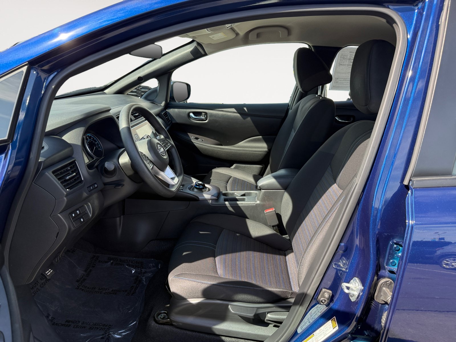Used 2025 Nissan Leaf S FWD image 10